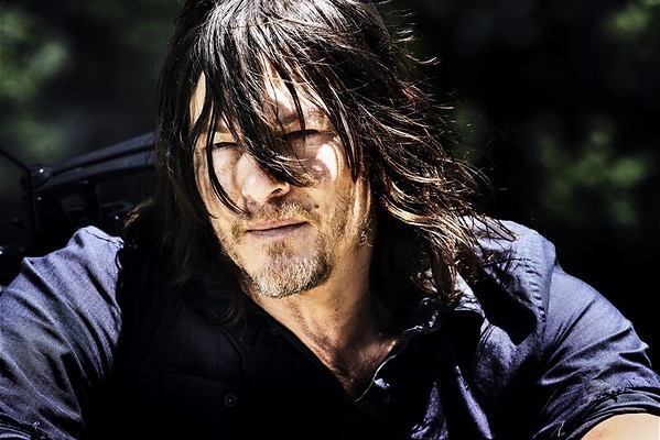 Carol en Daryl op missie in The walking dead