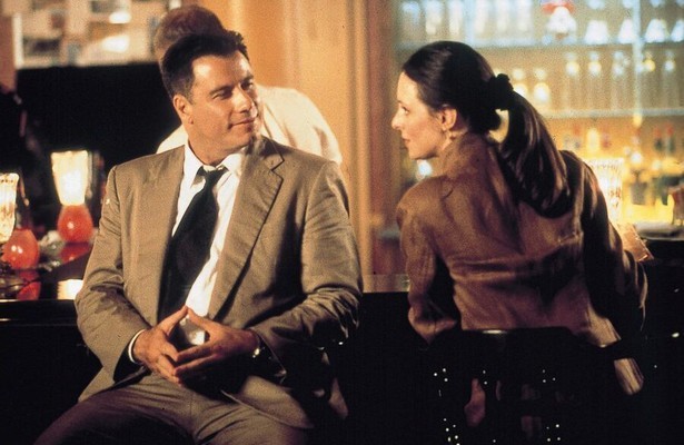 Madeleine Stowe en John Travolta in The General's Daughter