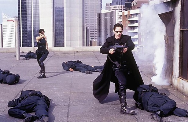 Carrie-Anne Moss als Trinity & Keanu Reeves als Neo in The Matrix