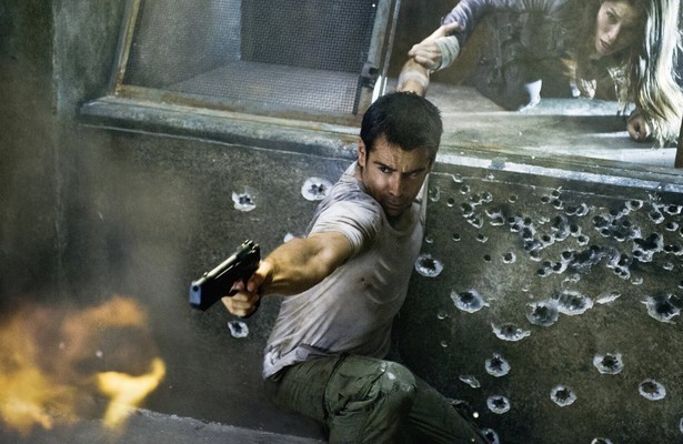 Colin Farrell en Jessica Biel in Total Recall