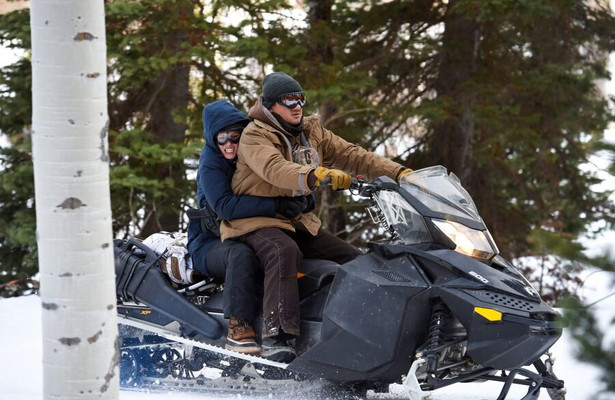Jeremy Renner en Elizabeth Olsen in Wind River